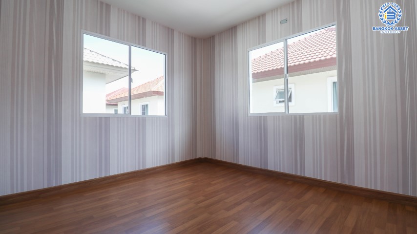 *****บ้านเดี่ยวมือสองย่านปทุมธานี หมู่บ้าน ชวนชื่นกรีนบาวด์ กรุงเทพ-ปทุมธานี บ้านสวยพร้อมเข้าอยู่ ภายในโครงการสภาพแวดล้อมดีมาก ใกล้สนามกอล์ฟ เนื้อที่ 56.2 ตร.ว. ฟังก์ชัน 3 ห้องนอน 3 ห้องน้ำ 2 ที่จอด บนทำเลเดินทางสะดวก เชื่อมต่อถนนหลายเส้นทาง ใกล้จุดขึ้นทางด่วน "อุดรรัถยา"